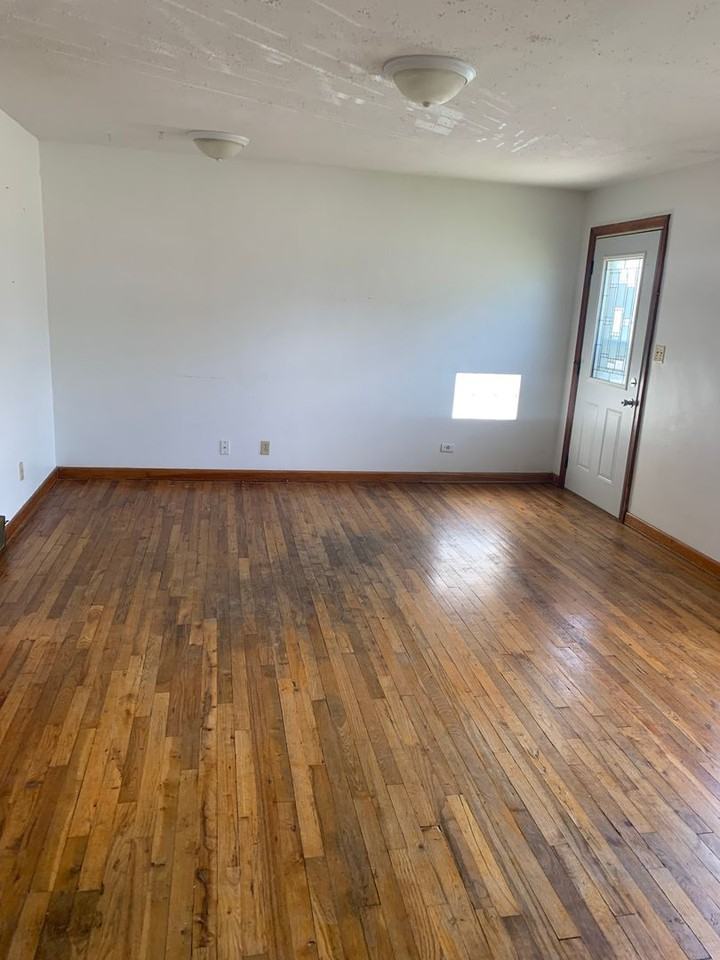 911 South 1st Street - Photo 3 of 28