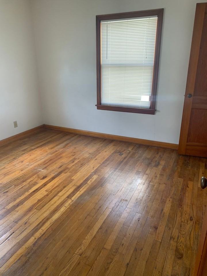 911 South 1st Street - Photo 2 of 28