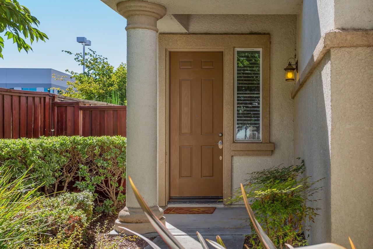 5067 Bianco Cir - Photo 2 of 39