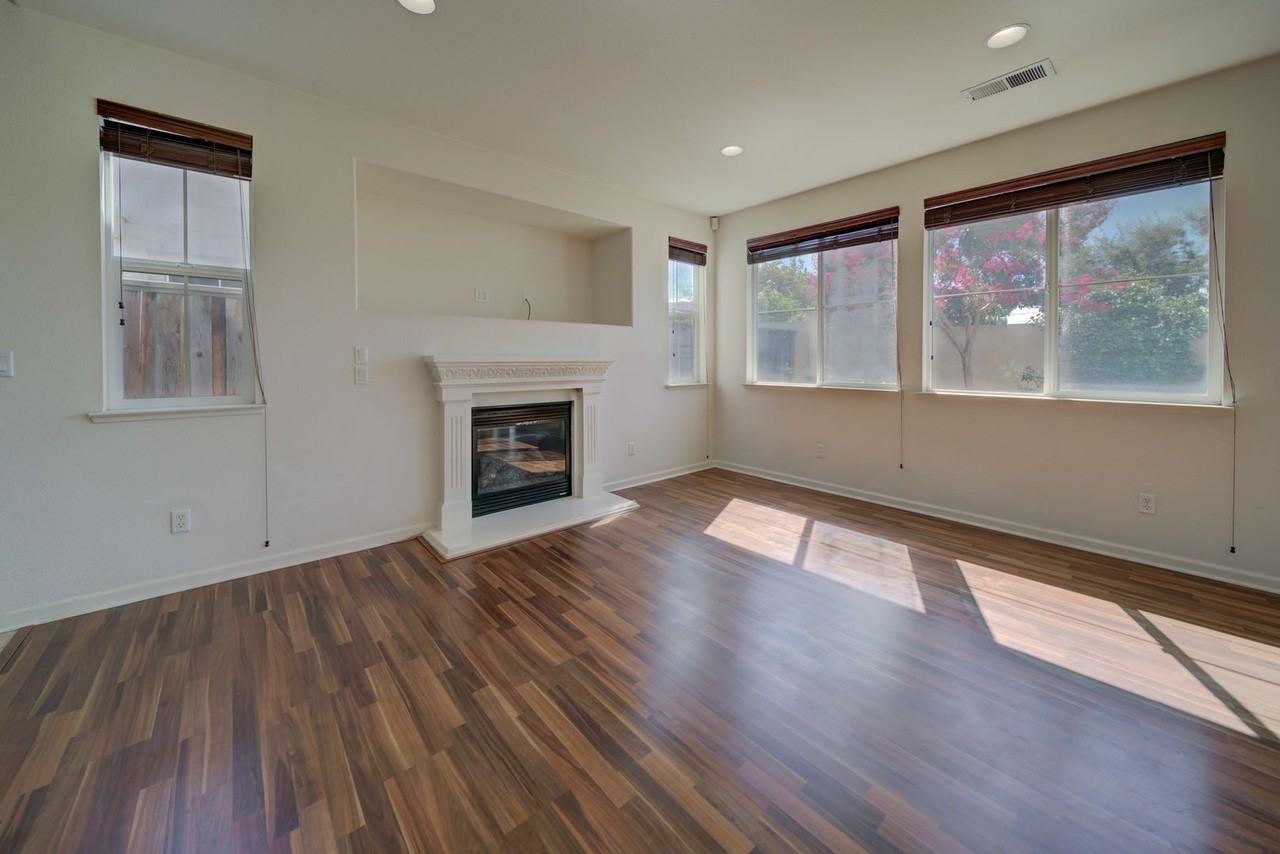 5067 Bianco Cir - Photo 5 of 39