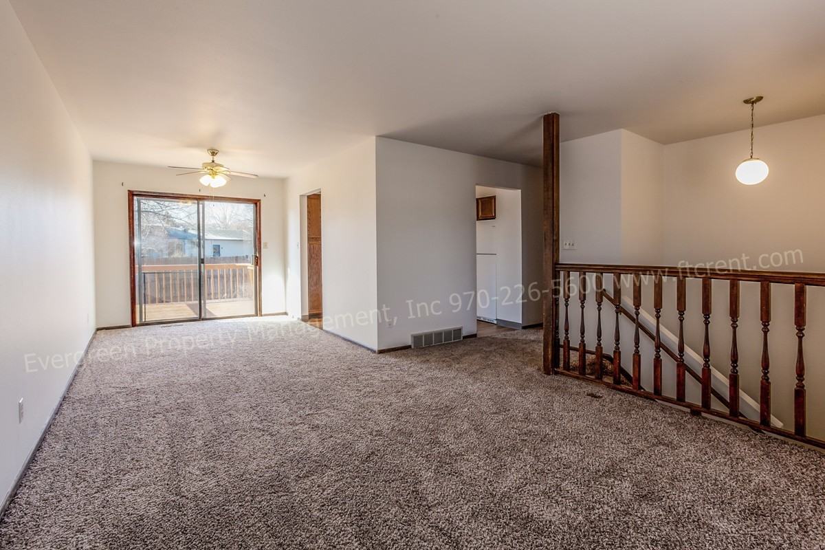 1925 Leicester Way - Photo 7 of 28