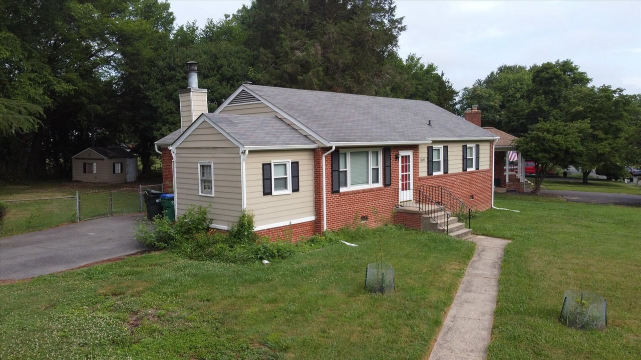 1900 Briarcliff Rd - Photo 3 of 36