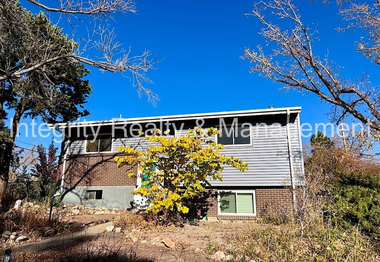 804 S Queen Way - Photo 2 of 21