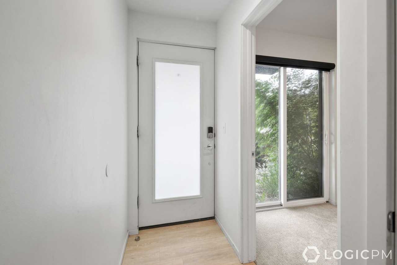 15 E Kensington Ave - Photo 2 of 20