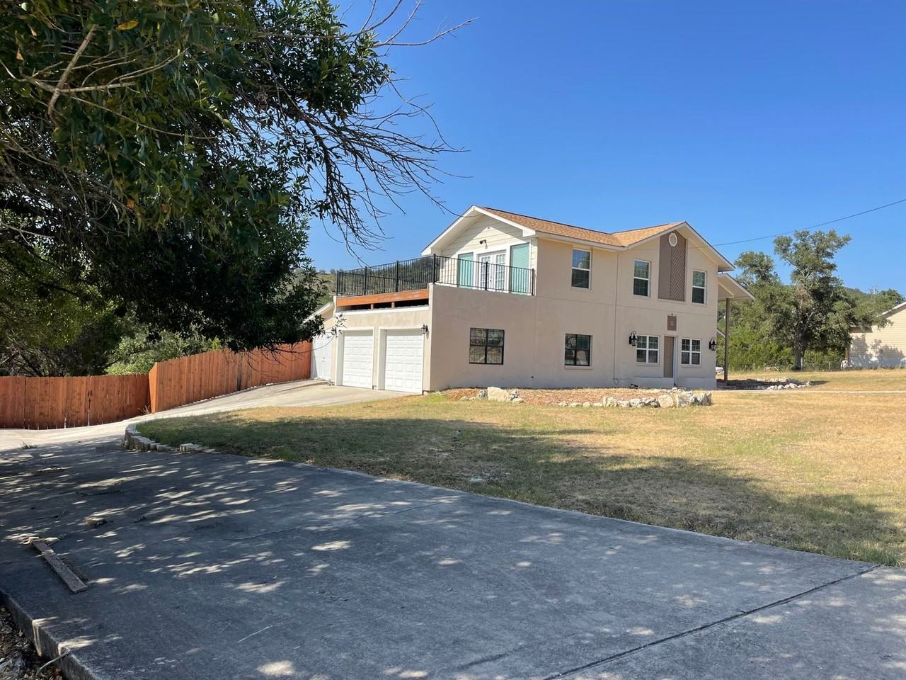 750 Irene Dr - Photo 3 of 40