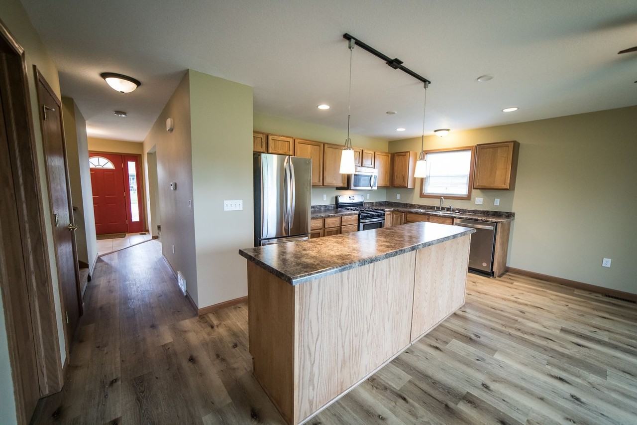 1842 S Rhode Island Ct - Photo 5 of 22