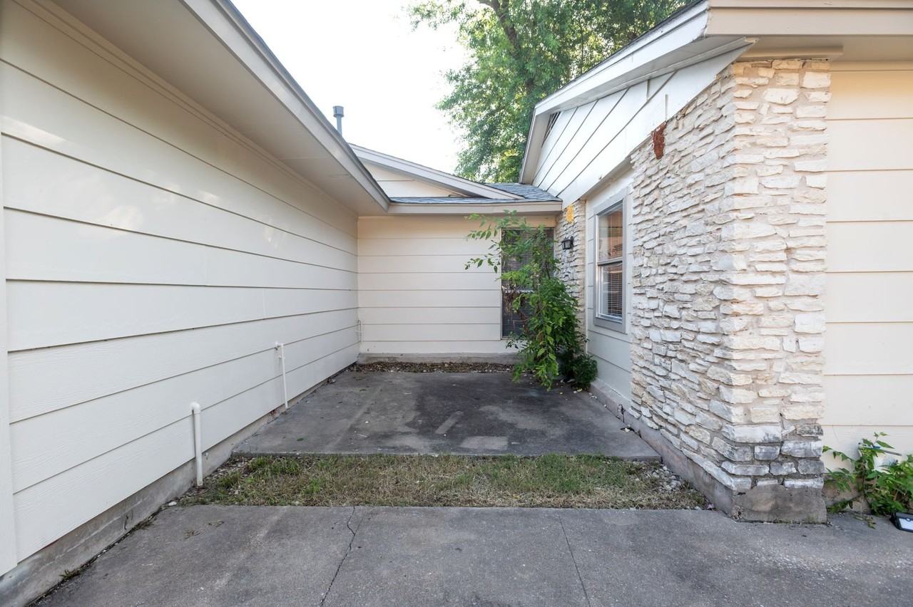 1407 Click Cv - Photo 2 of 20