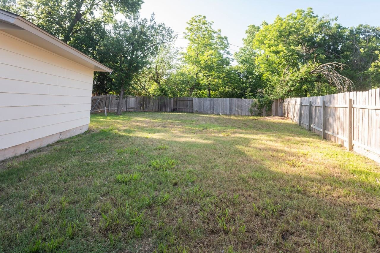 1407 Click Cv - Photo 3 of 20