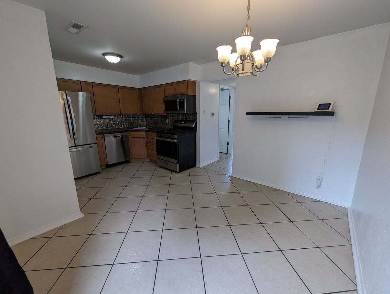 2119 Oregon Ave - Photo 2 of 15
