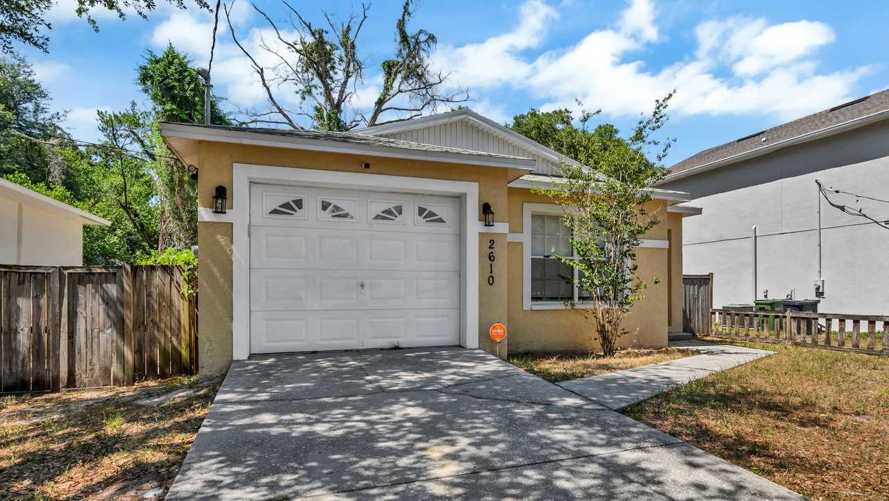 2610 E Lake Ave - Photo 2 of 33