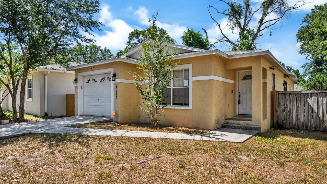 2610 E Lake Ave - Photo 3 of 33