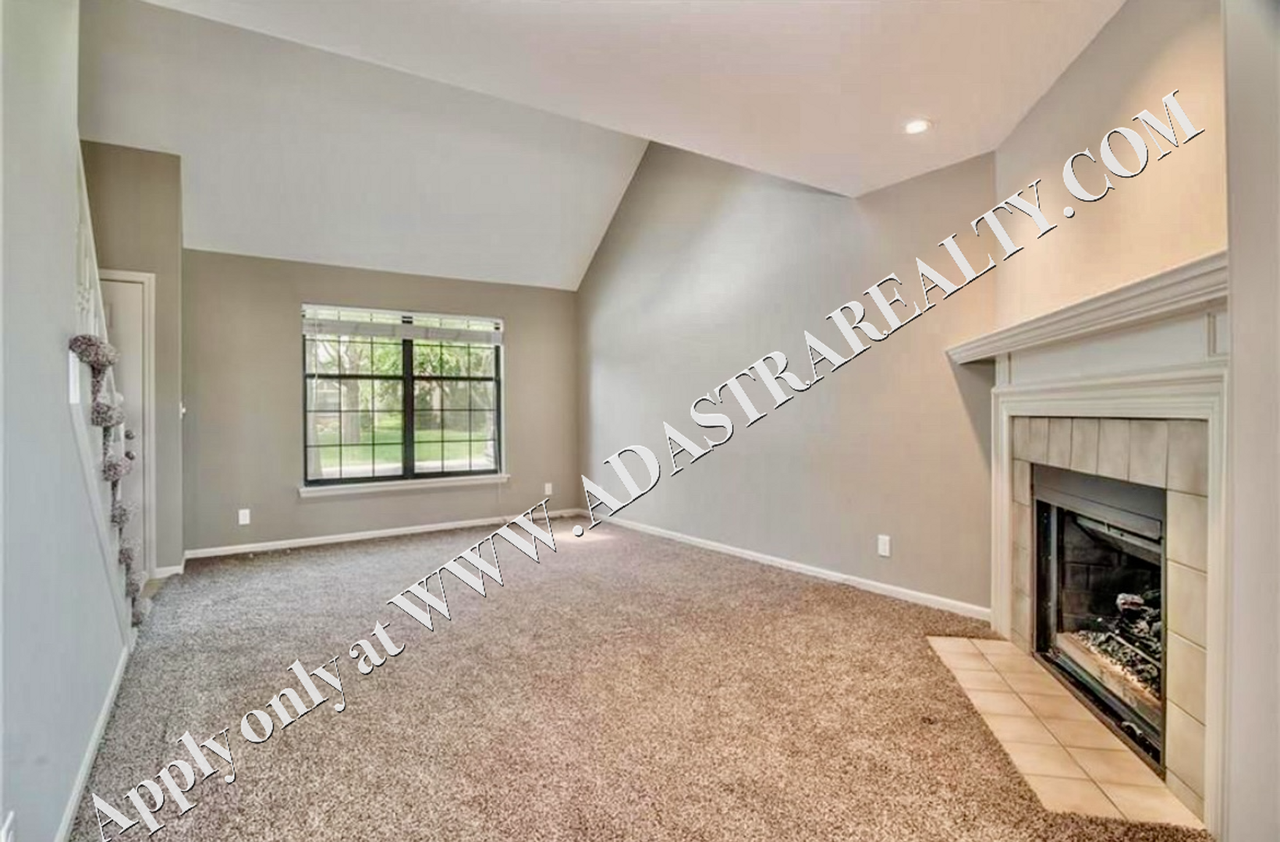 10620 W 115th St - Photo 5 of 15