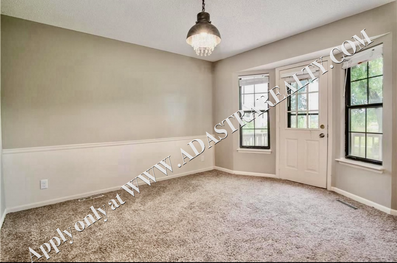 10620 W 115th St - Photo 6 of 15