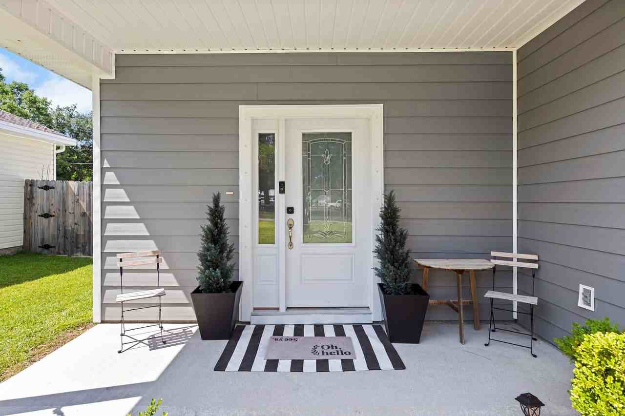 77 Magnolia St - Photo 4 of 41