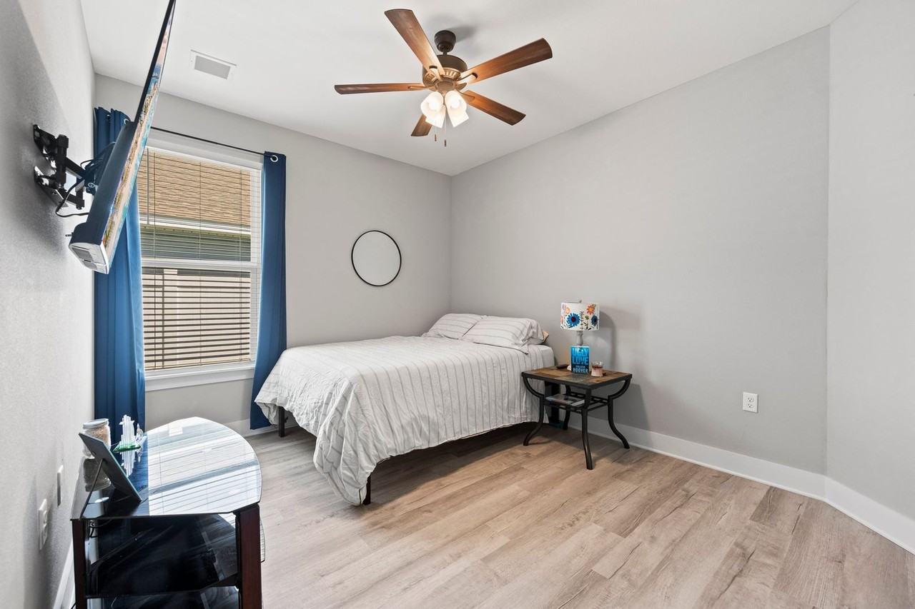 77 Magnolia St - Photo 7 of 41