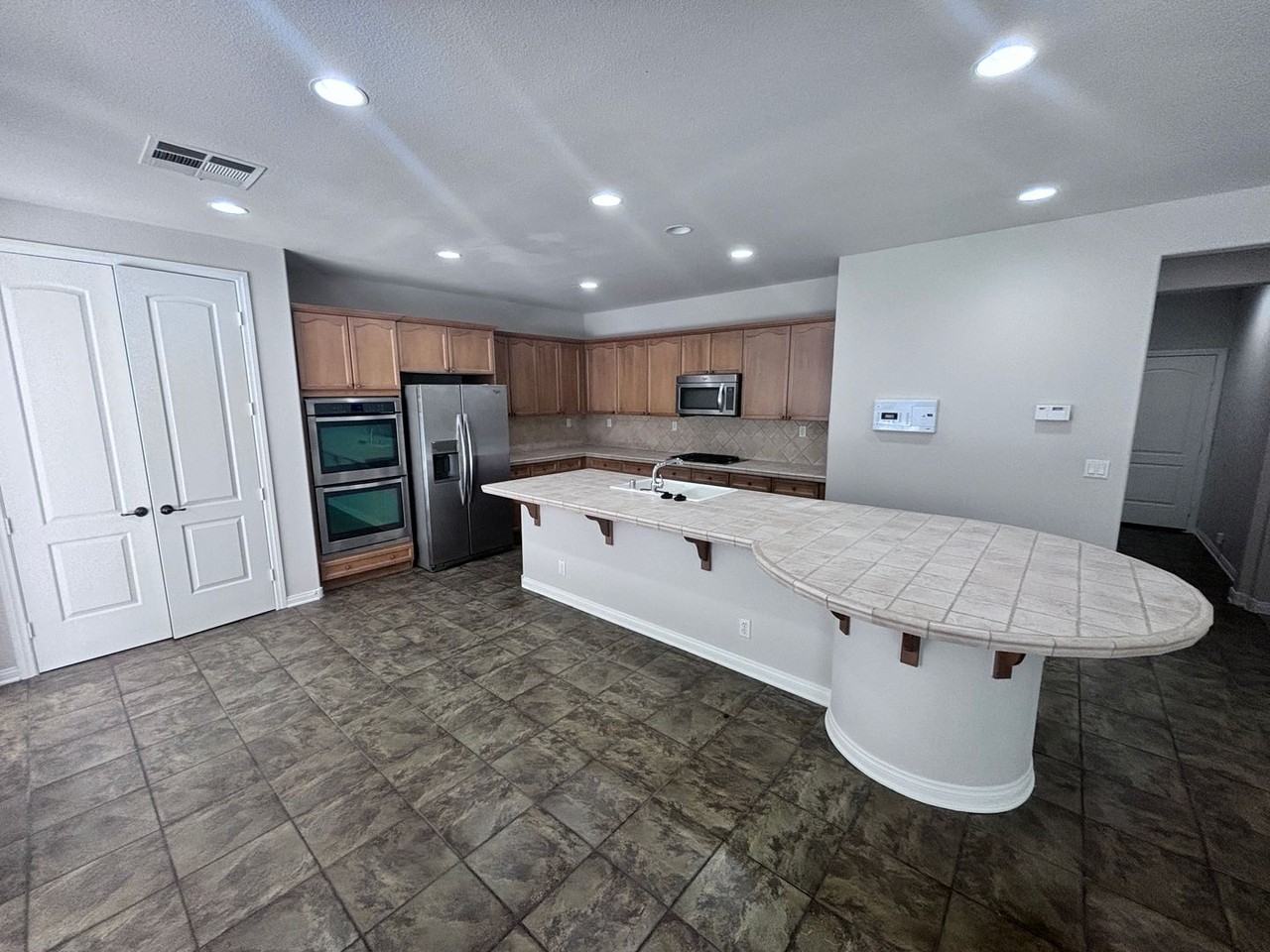 3117 Greenfriar Ave - Photo 4 of 36