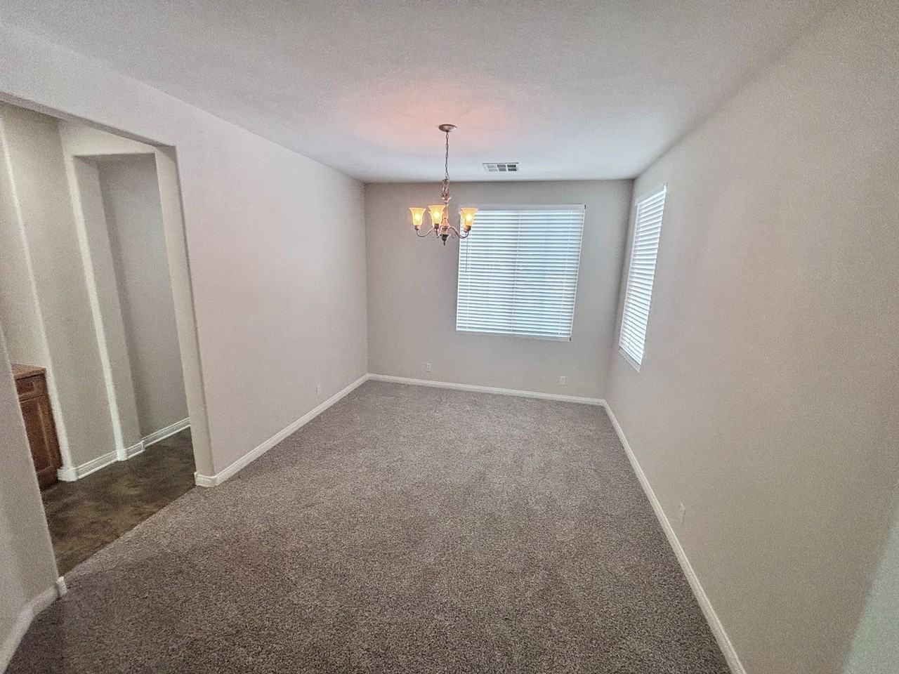 3117 Greenfriar Ave - Photo 5 of 36