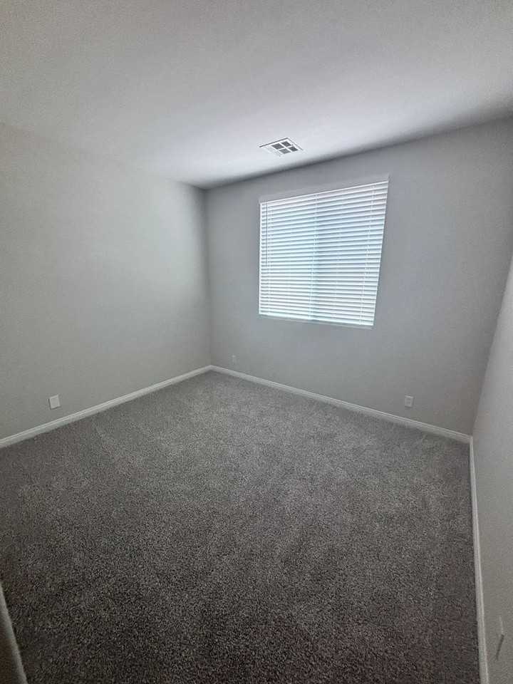 3117 Greenfriar Ave - Photo 7 of 36