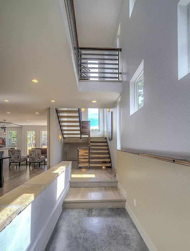 2210 Meade St - Photo 2 of 27