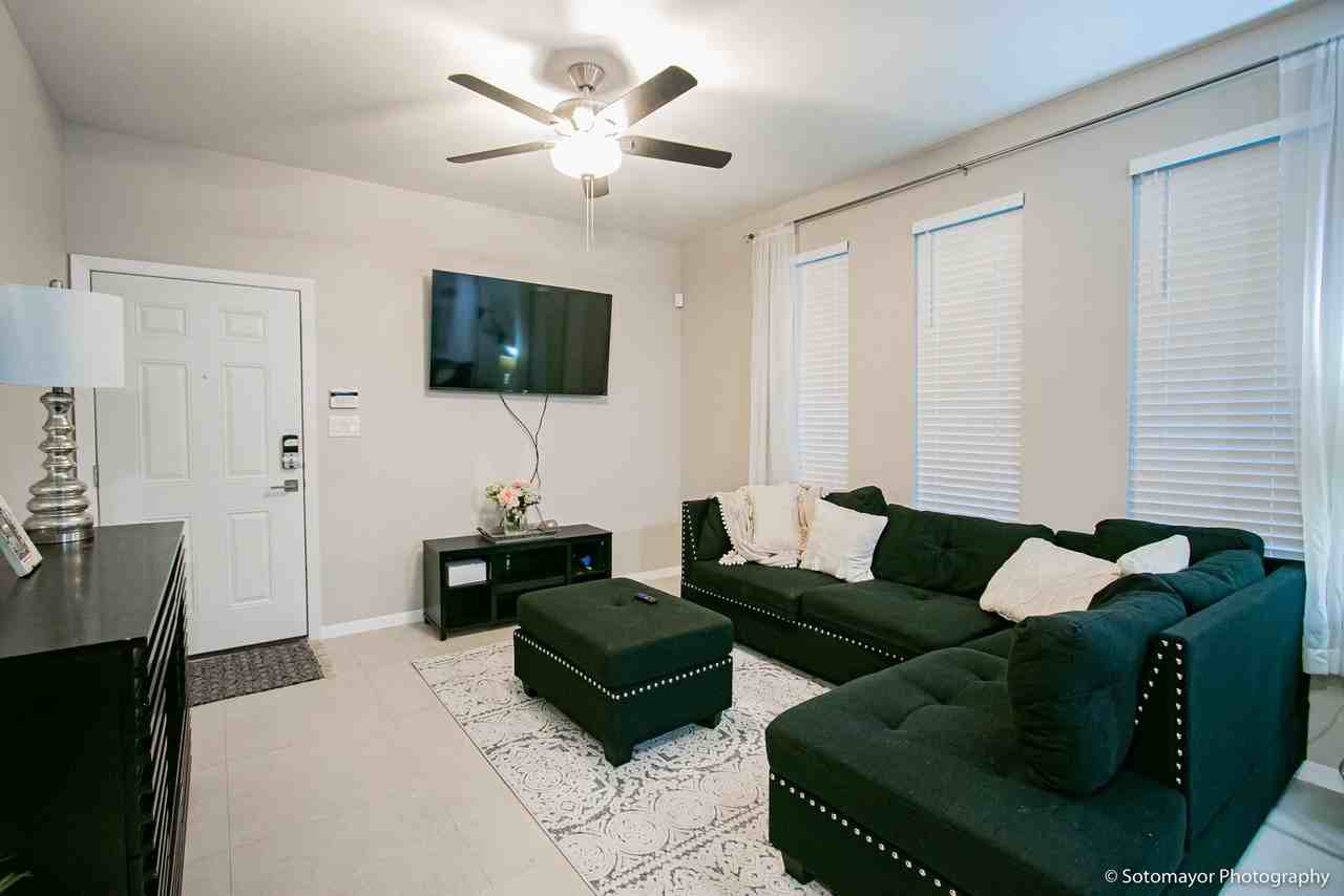 3413 S Colt Ln - Photo 3 of 11