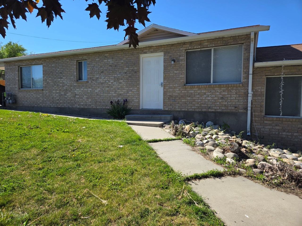 Stubbs Duplex - Photo 3 of 30