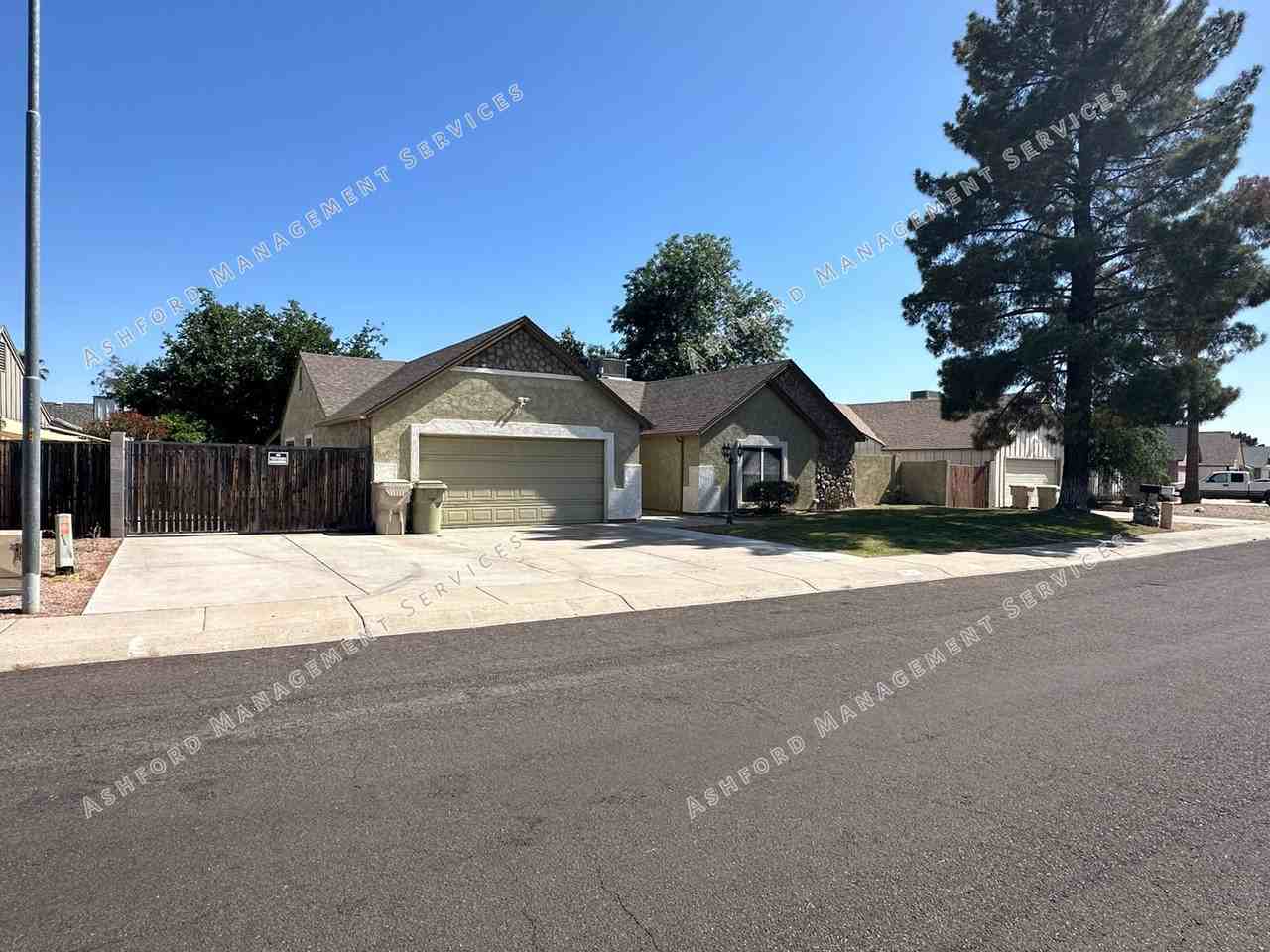 6427 W Kings Ave - Photo 3 of 28