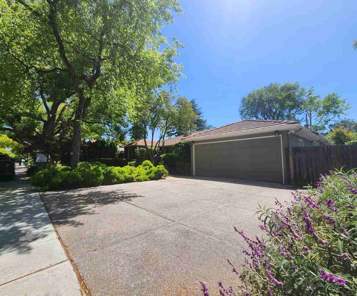 854 Seale Ave - Photo 3 of 50