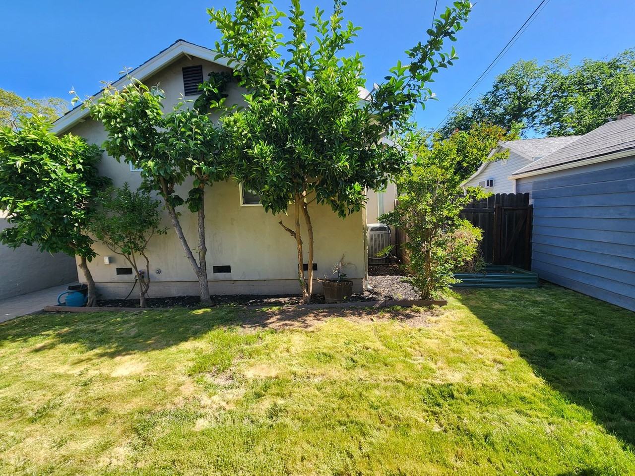 5008 U St - Photo 3 of 16