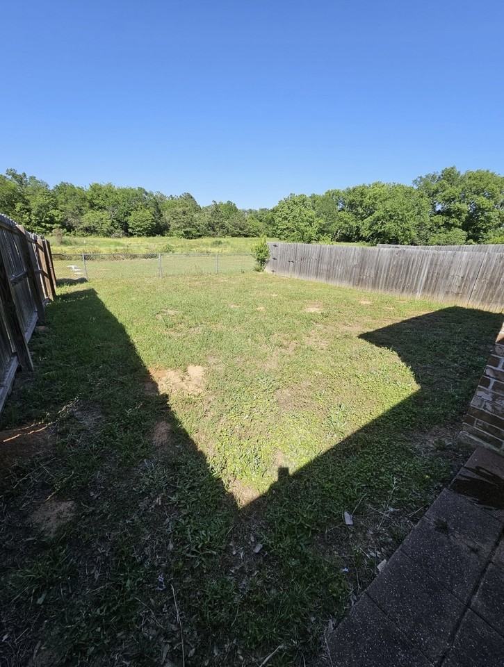 15500 Country Pl #15500 - Photo 2 of 10