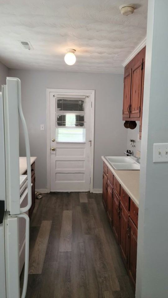 3206 4th Ave - Photo 3 of 9