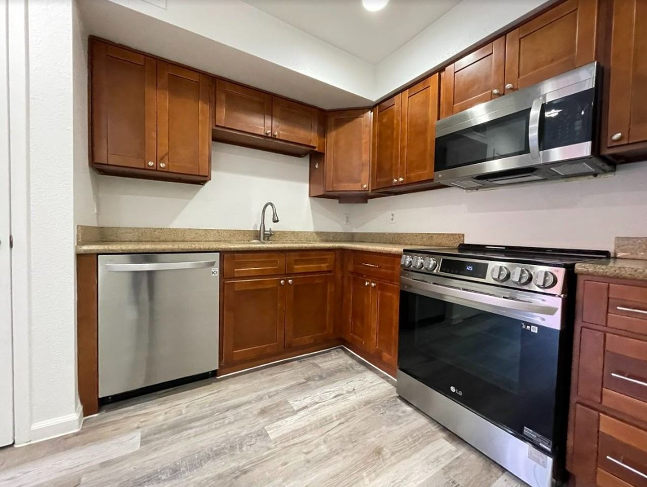 Beautiful Newly Remodeled Three Bedroom Two Bathroom Townhouse in Mesa - Photo 3 of 16