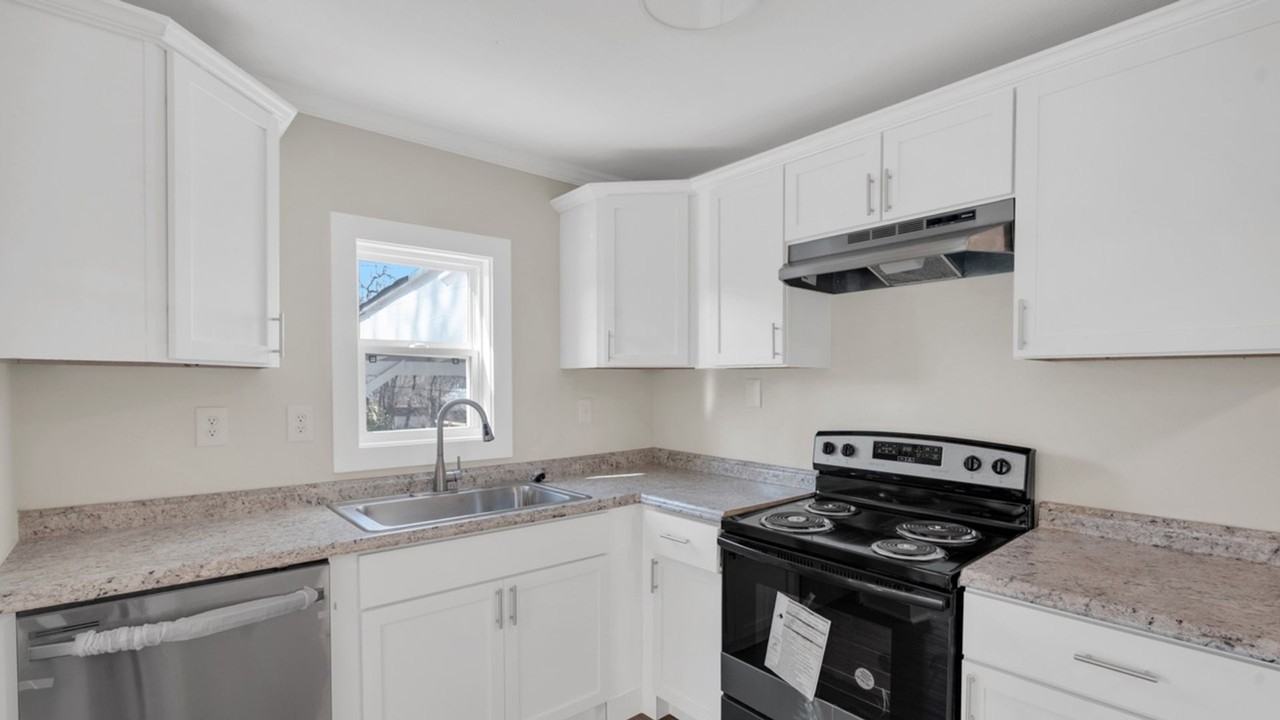 4721 E 5th St - Photo 5 of 17