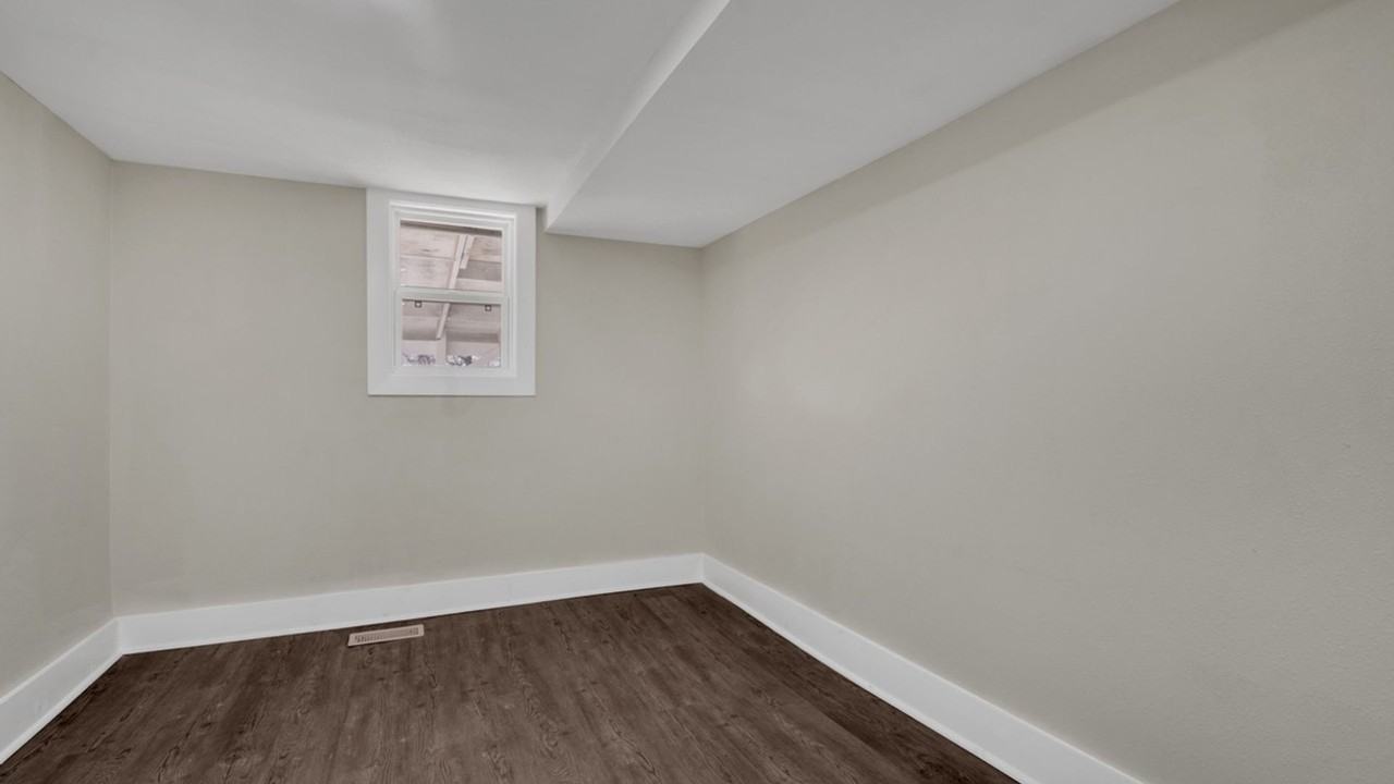 4721 E 5th St - Photo 7 of 17