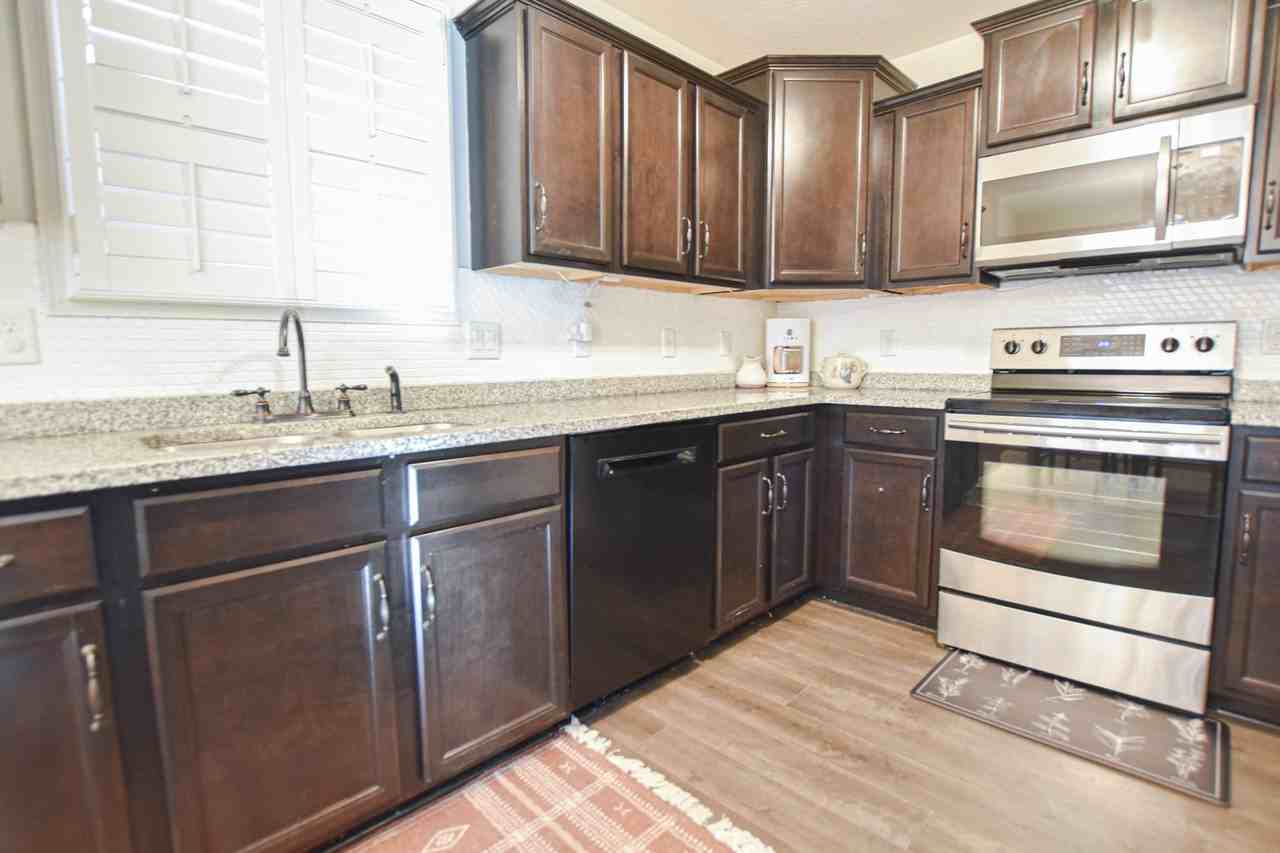 450 Cyprus Ct - Photo 7 of 20