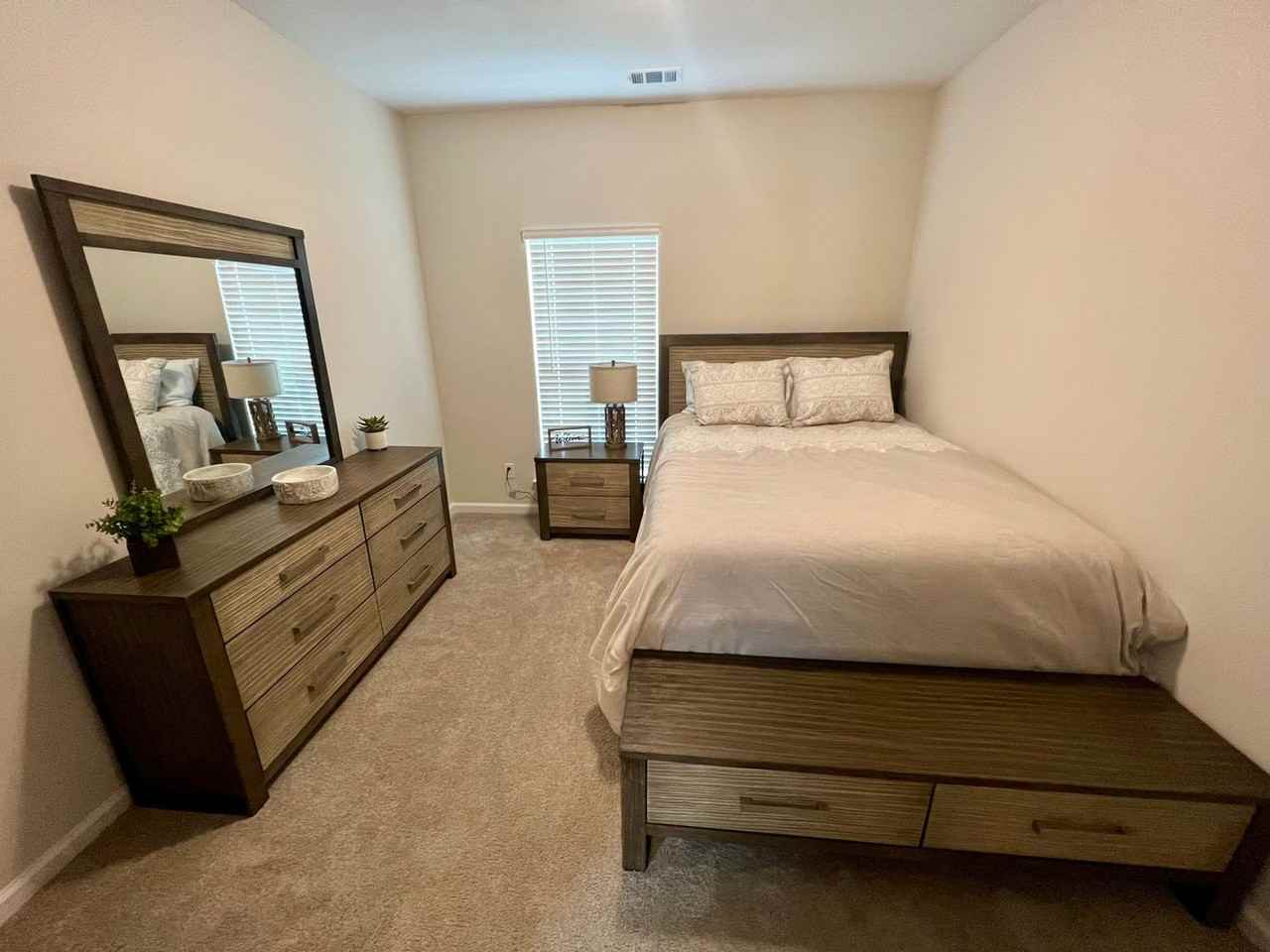 90 Telford St - Photo 5 of 44