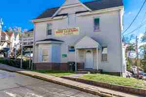 featured image of 450 Dallas St