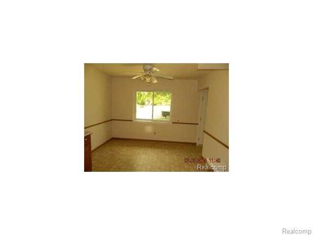 9614 Garfield - Photo 3 of 8