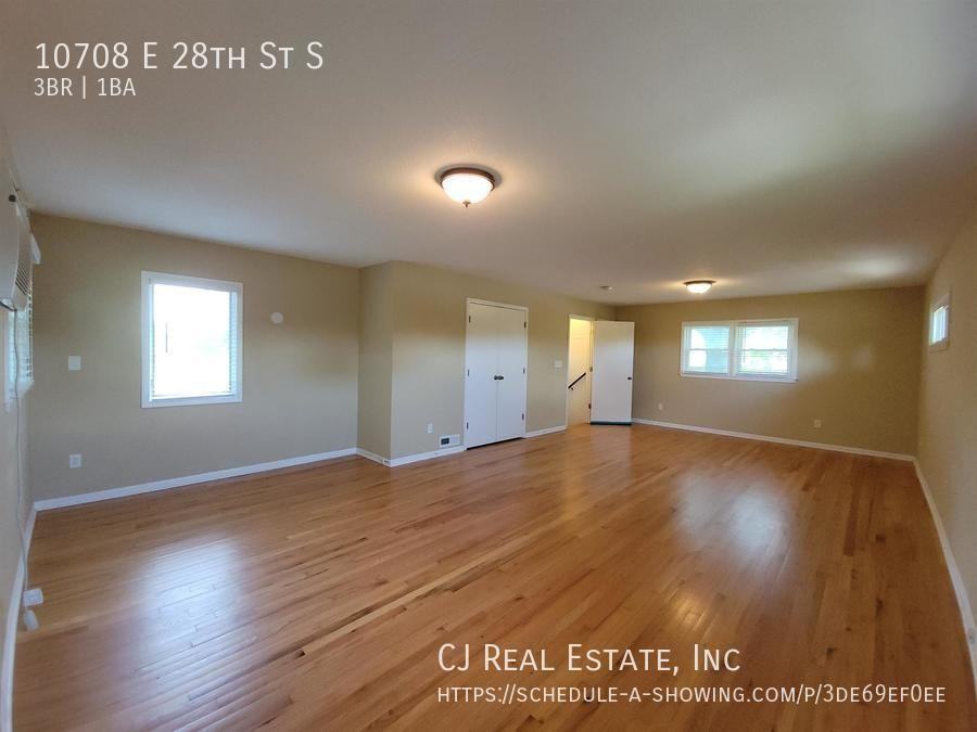 10708 E 28th St S - Photo 7 of 10