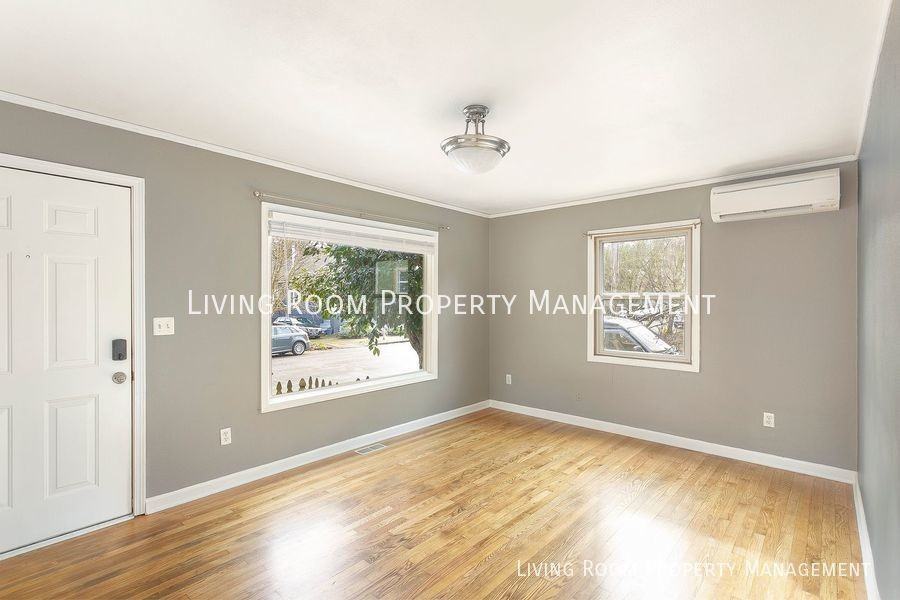 4075 Ne Mallory Ave - Photo 2 of 13