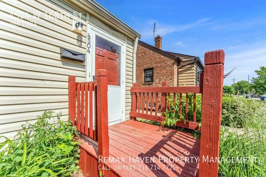 4504 W 168th St - Photo 3 of 26