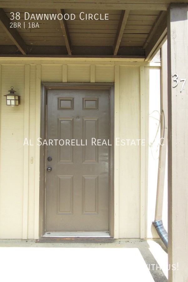 38 Dawnwood Cir - Photo 3 of 34