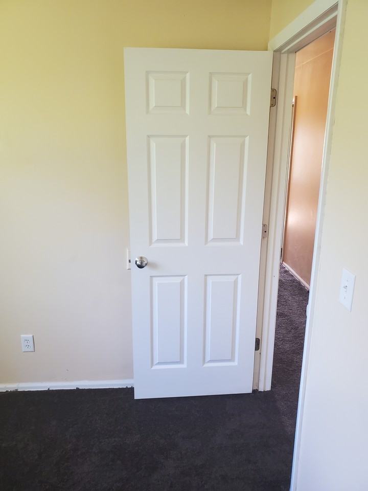 425 S 20th St #NA - Photo 2 of 10