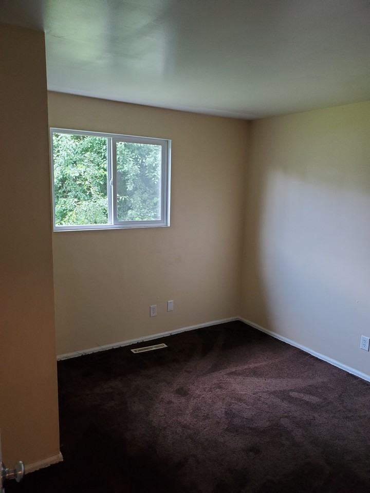425 S 20th St #NA - Photo 4 of 10