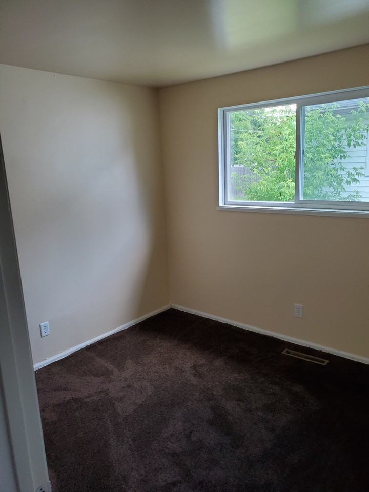 425 S 20th St #NA - Photo 6 of 10