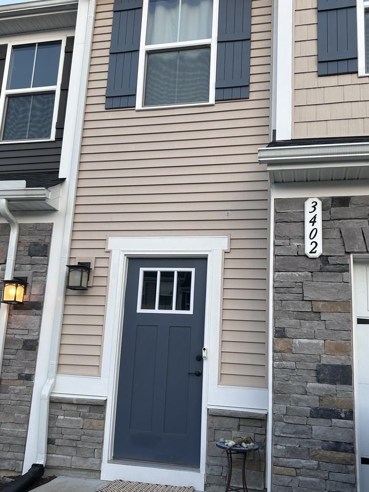 3402 Foxglove Dr - Photo 3 of 29