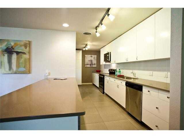 2410 Loyola Ln - Photo 3 of 13