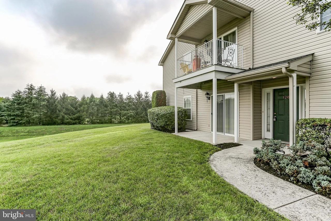 126 Sparrow Rd #1 - Photo 4 of 18