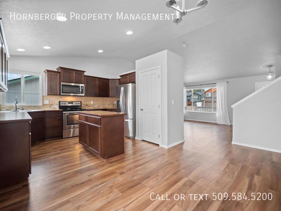 1915 W Jay Ave - Photo 2 of 33