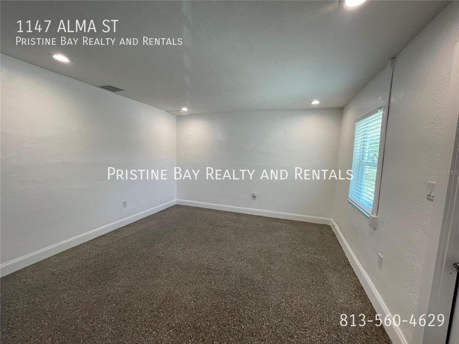1147 Alma St - Photo 3 of 7