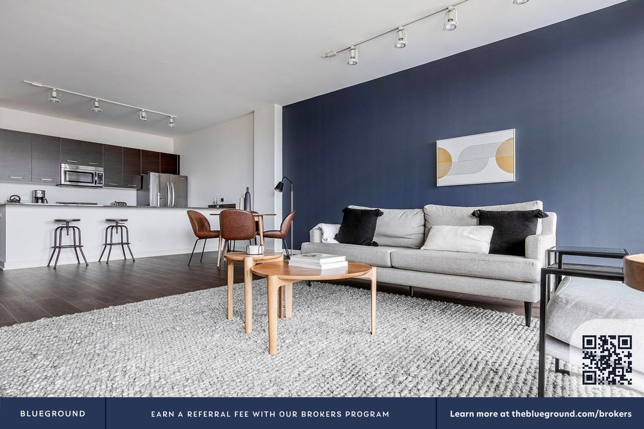 910 West Huron Street - Photo 5 of 54